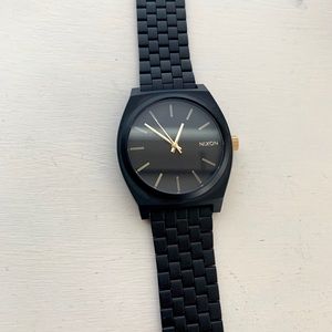 Nixon Time Teller men’s watch